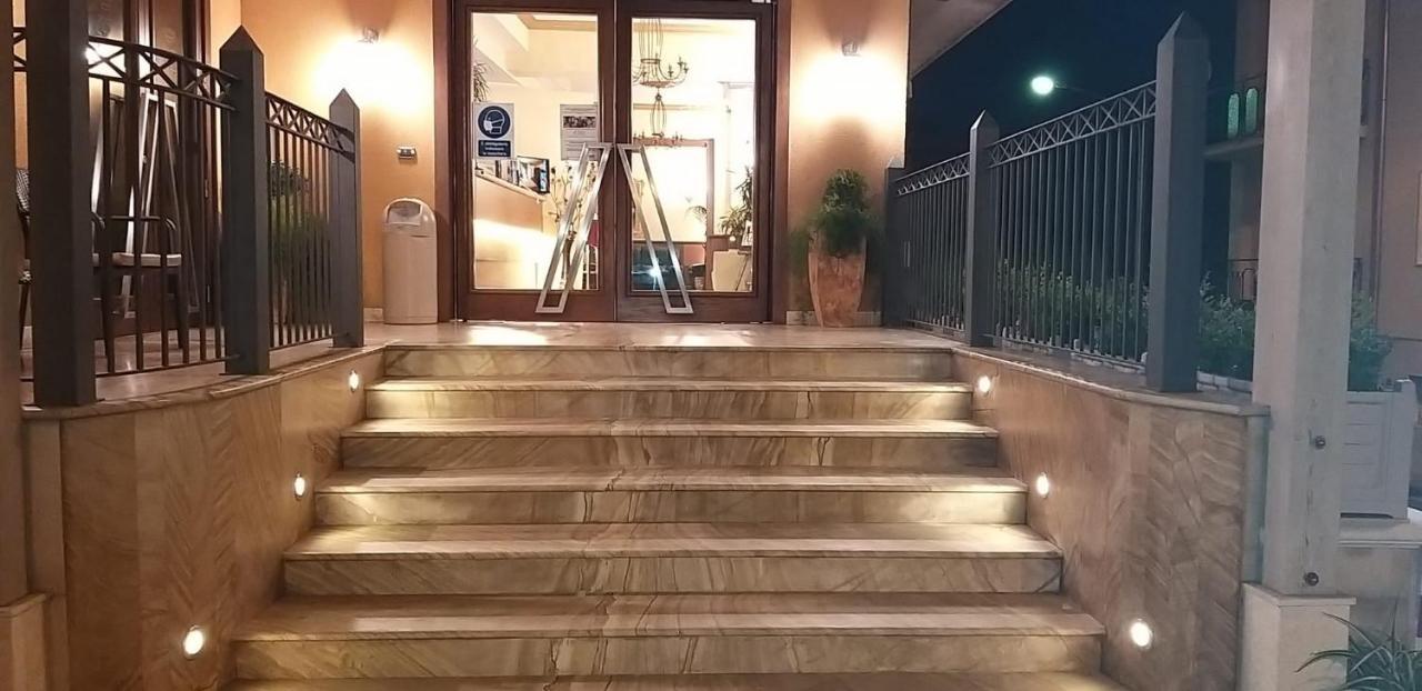 Hotel La Conca วิลลาซานโจวานนี ภายนอก รูปภาพ