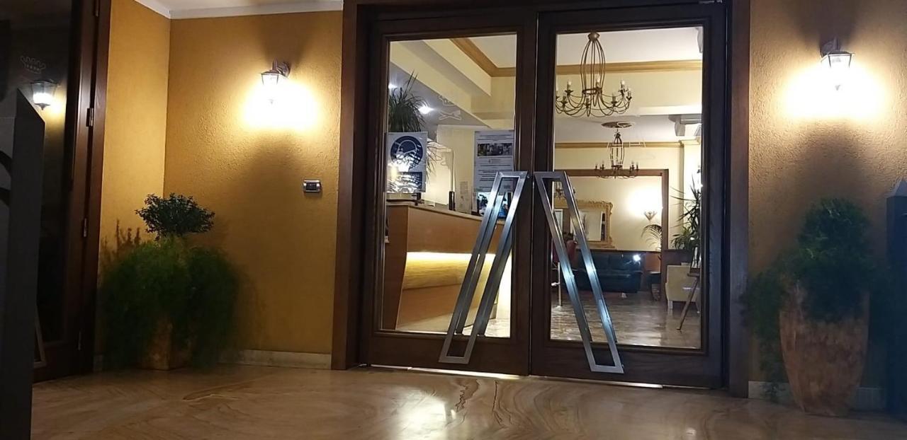 Hotel La Conca วิลลาซานโจวานนี ภายนอก รูปภาพ