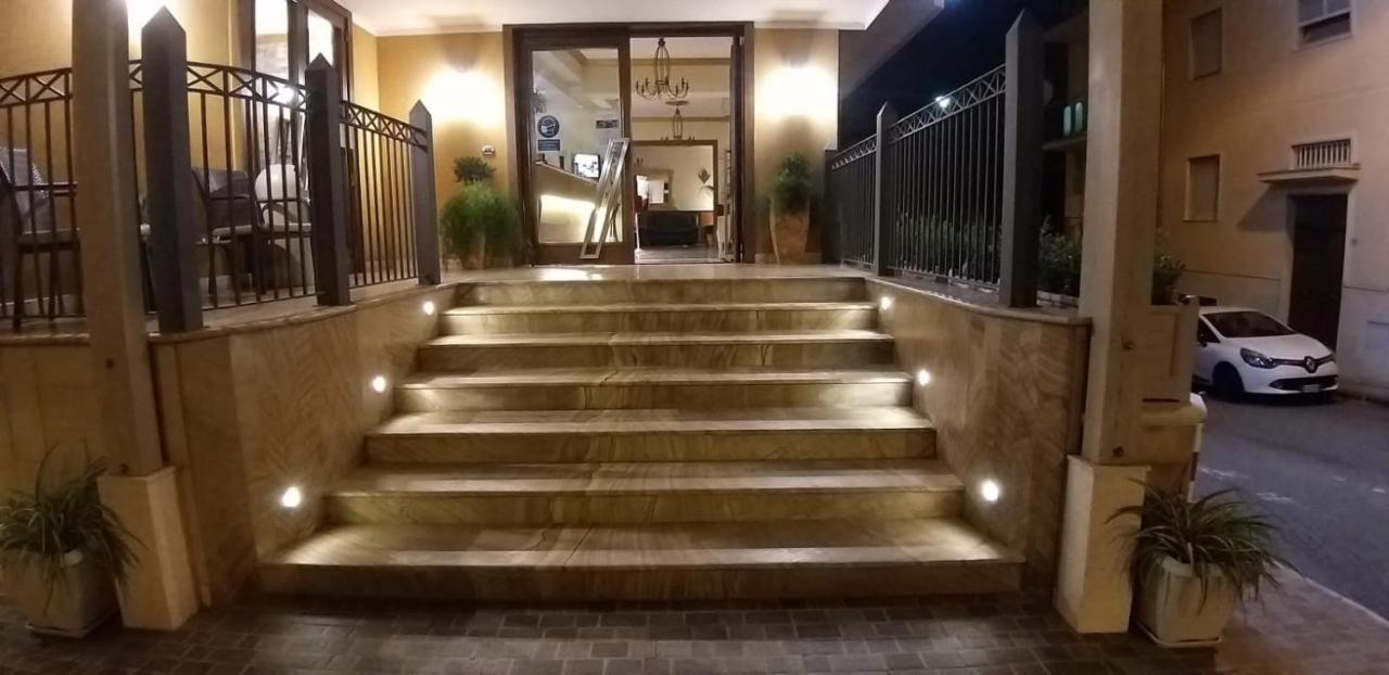 Hotel La Conca วิลลาซานโจวานนี ภายนอก รูปภาพ